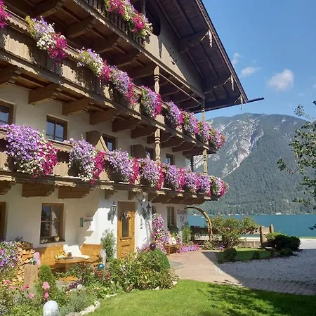 Seepension Knappenhof 3* Pertisau